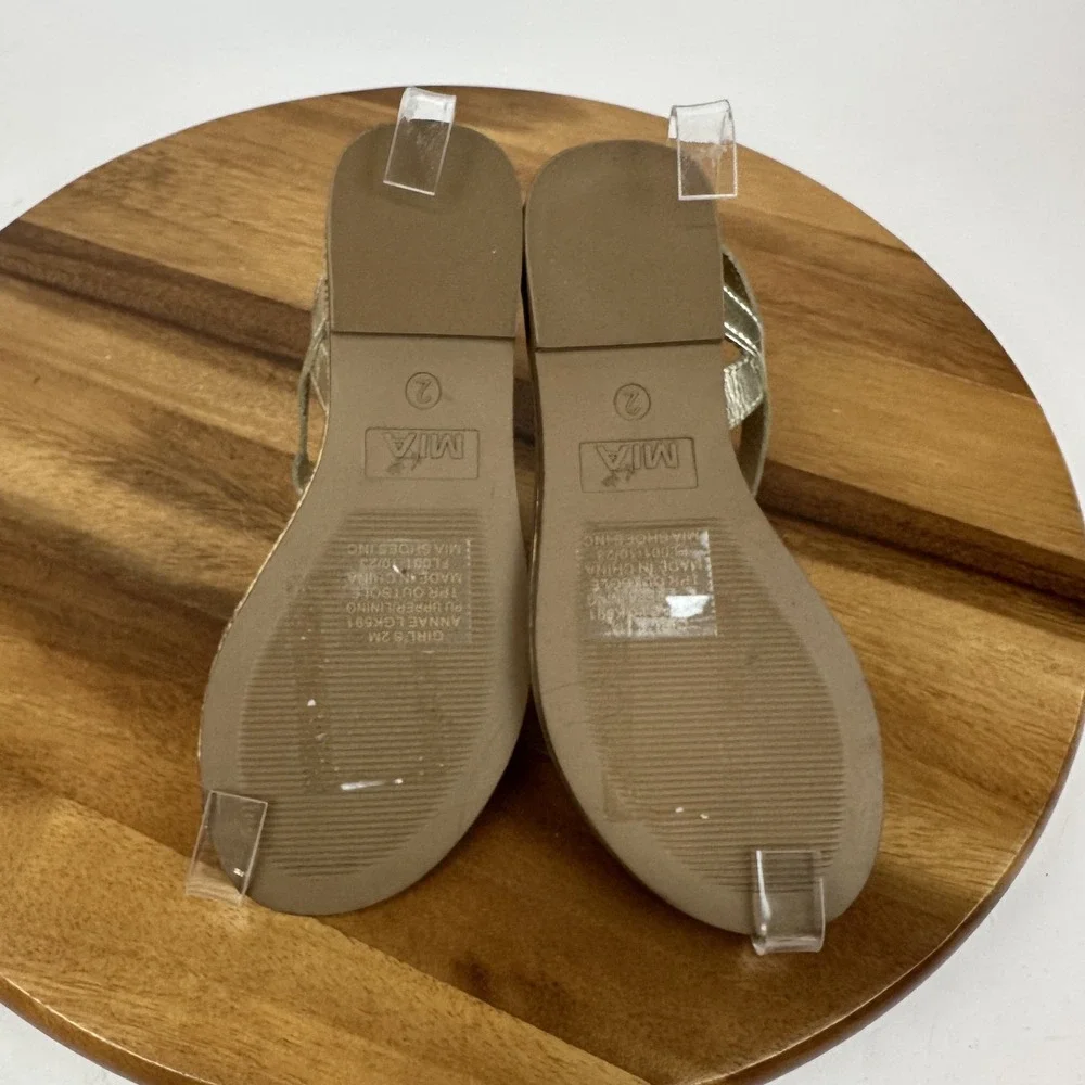 New Big Kids Girls Mia Annae Gold Faux Leather Braided T-Strap‎ Sandals Size 2 Y